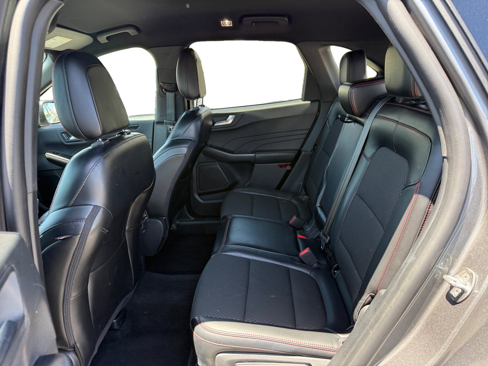 Used 2024 Ford Escape ST-Line FWD image 16