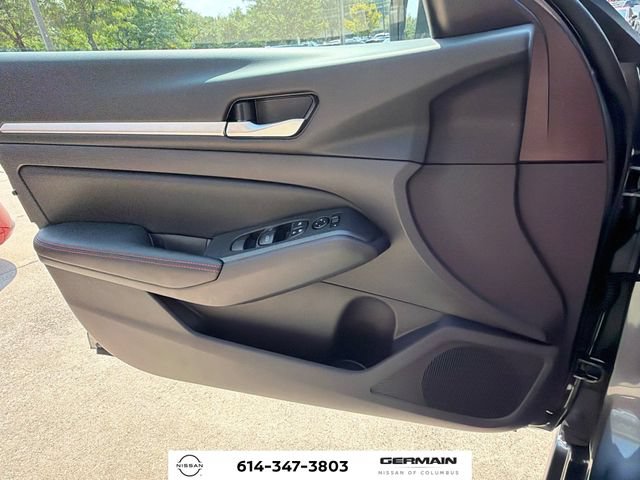 New 2026 Nissan Altima 2.5 SR w/ SR Midnight Edition Package FWD image 17