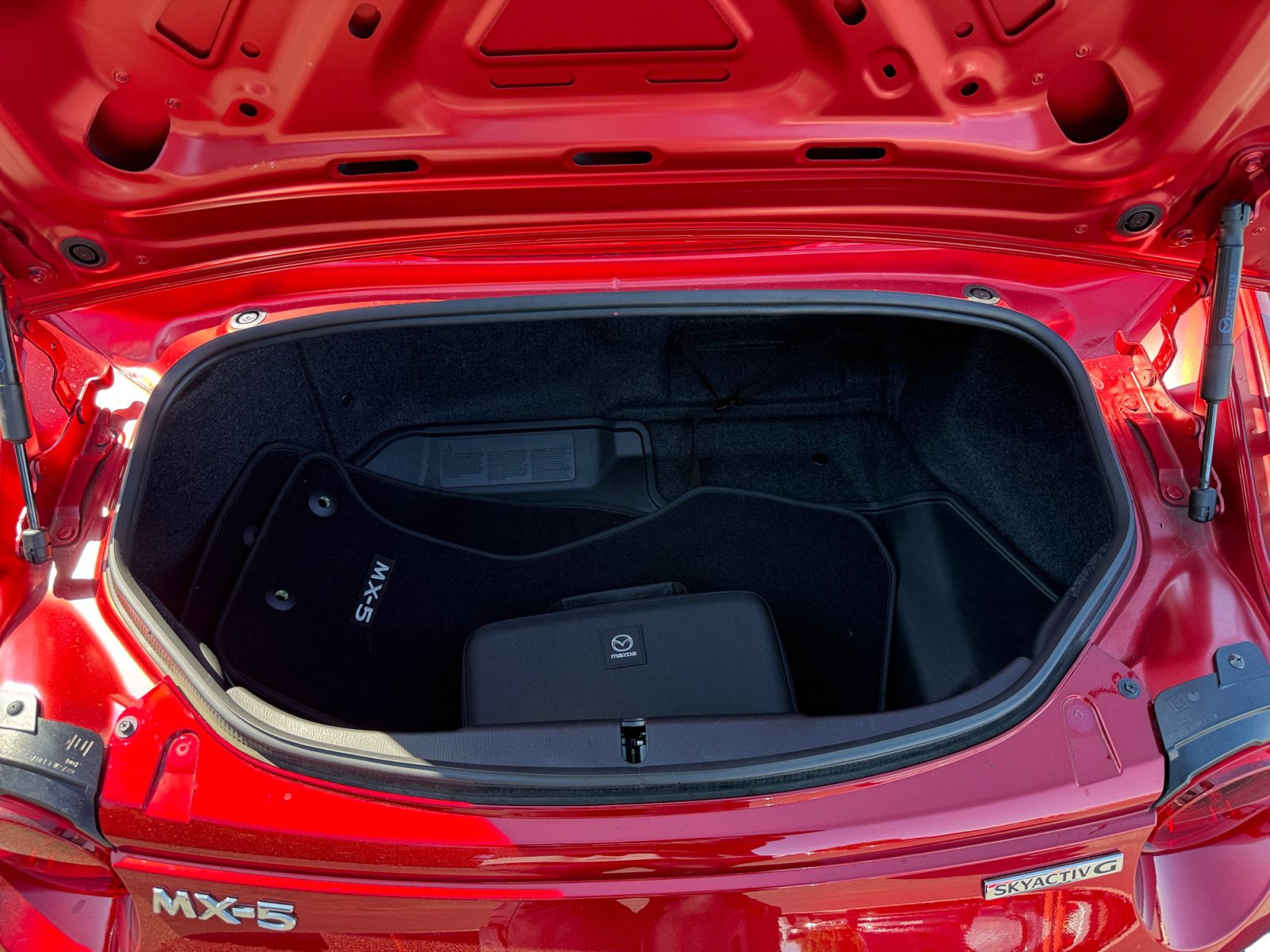 Certified 2023 MAZDA MX-5 Miata Sport RWD image 17