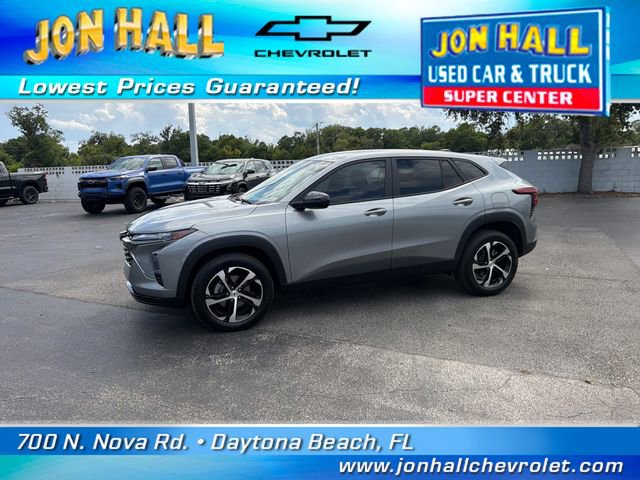 Used 2025 Chevrolet Trax RS w/ Driver Confidence Package FWD image 3