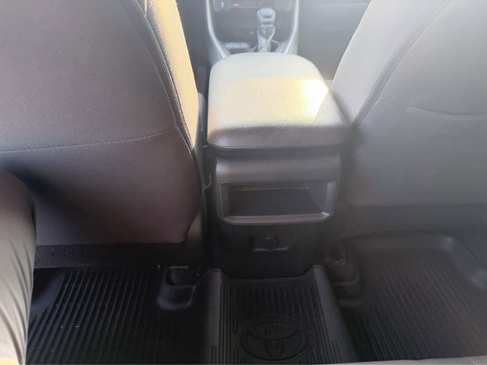 Used 2019 Toyota RAV4 LE image 14