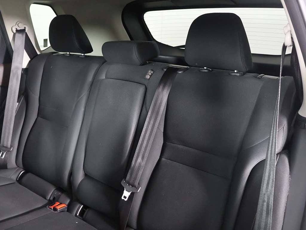 Used 2023 Nissan Rogue S image 37