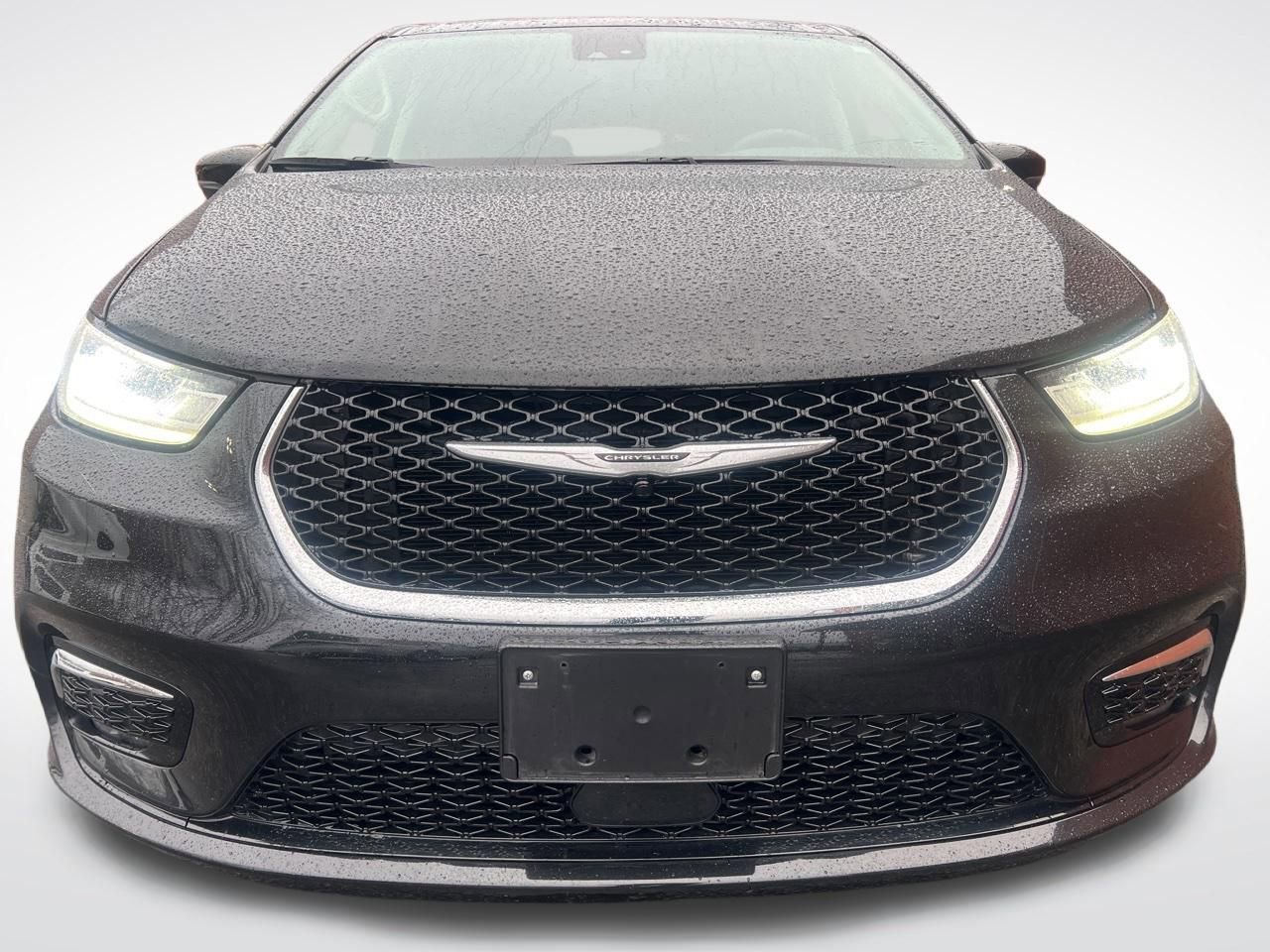 Used 2023 Chrysler Pacifica Touring-L FWD image 10