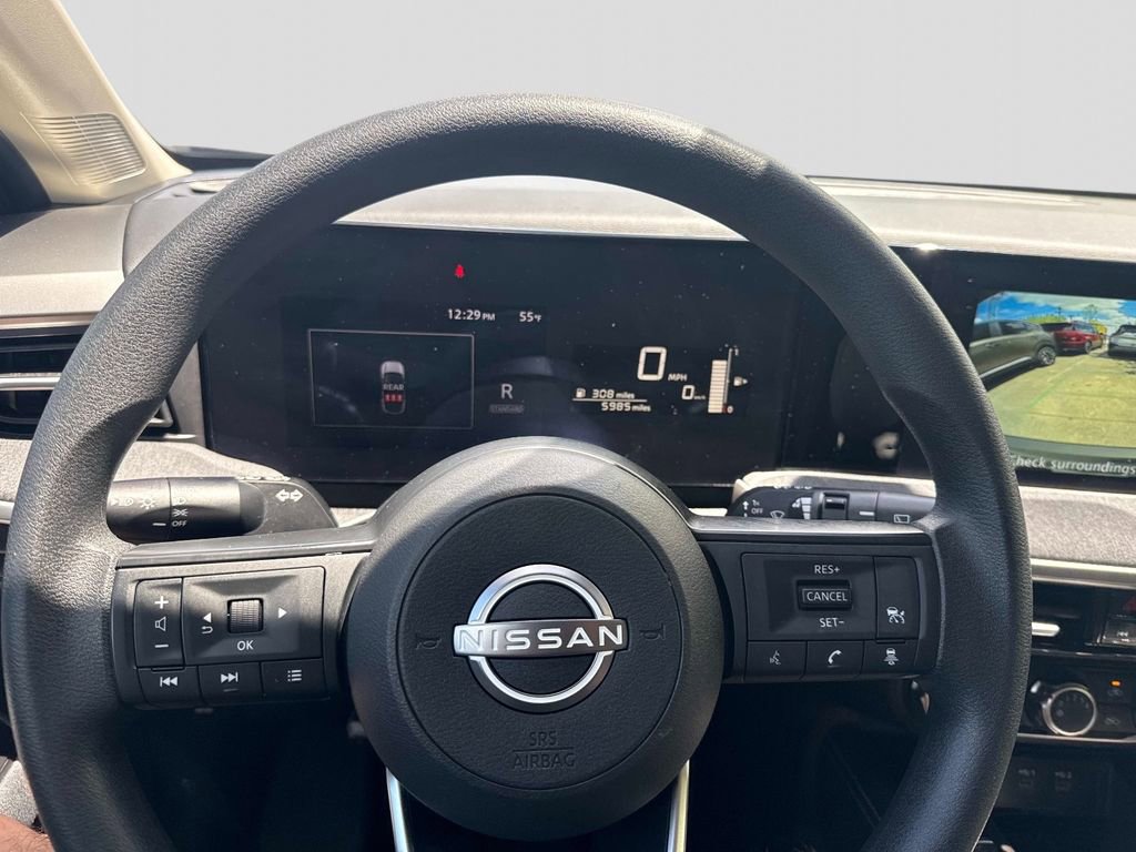 Used 2025 Nissan Kicks SV AWD/4WD image 27