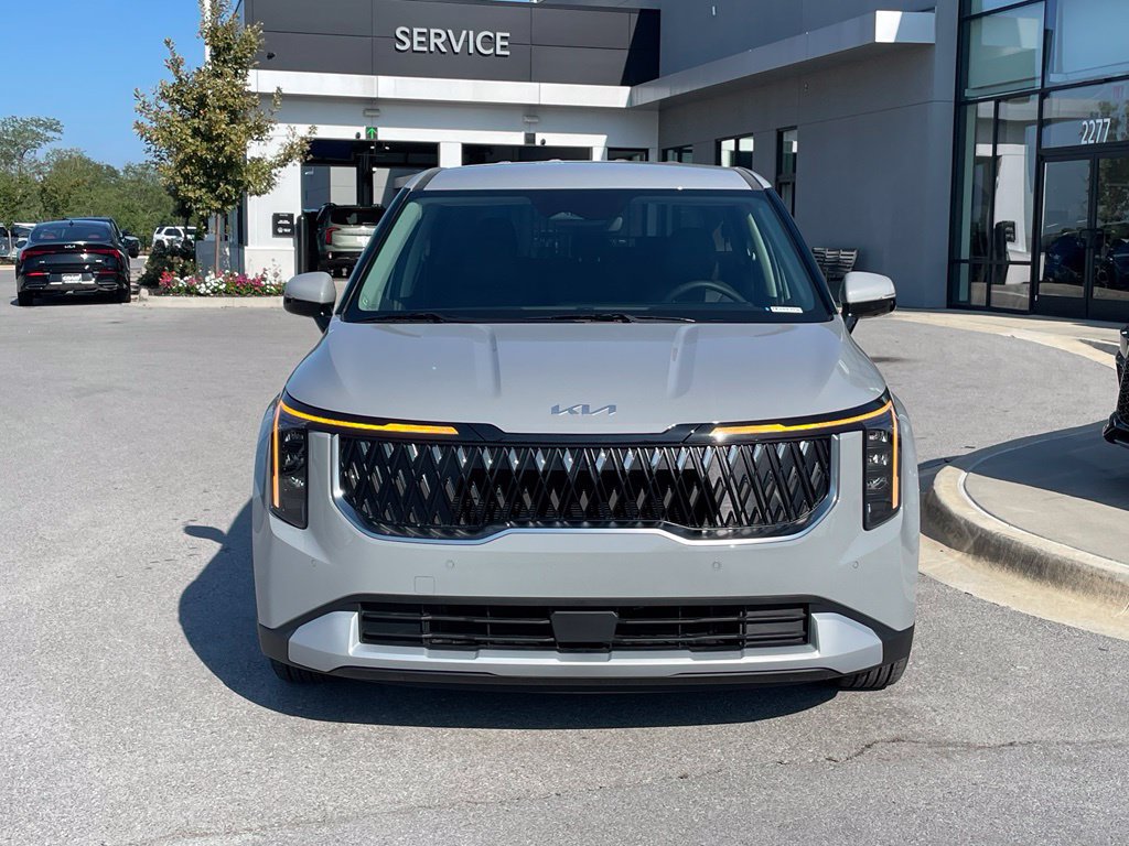 New 2027 Kia Carnival FWD image 2