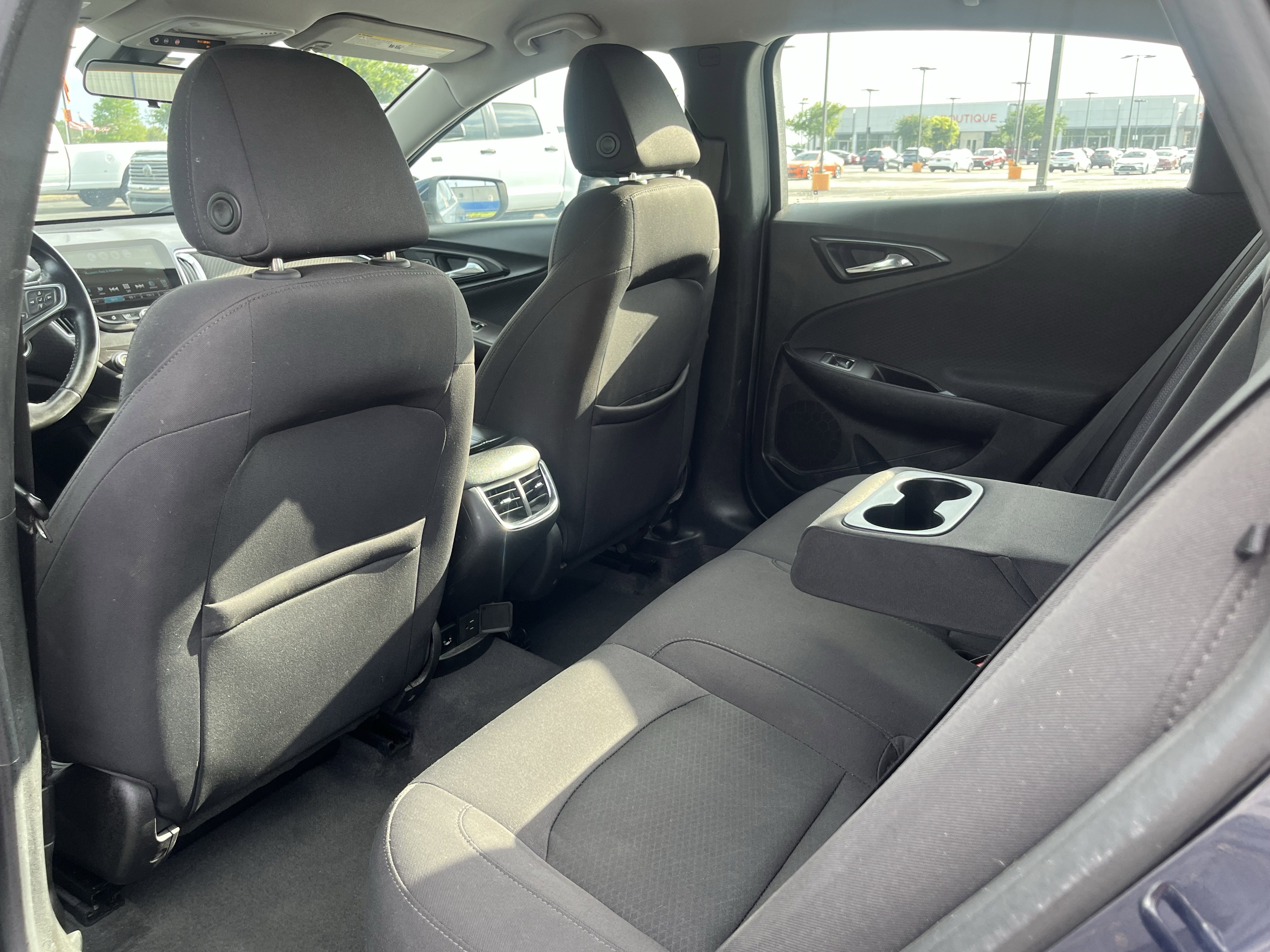 Used 2018 Chevrolet Malibu LT FWD image 32