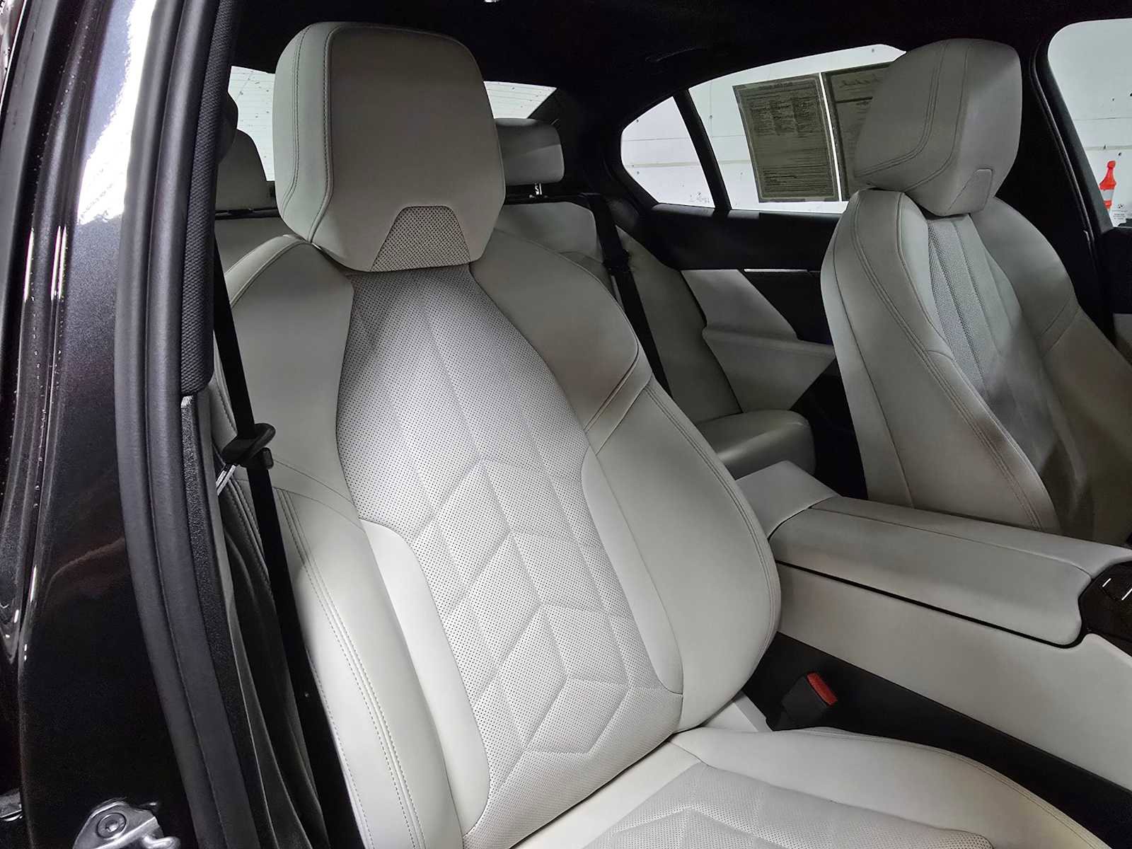 Used 2024 BMW 530i xDrive w/ Convenience Package image 23