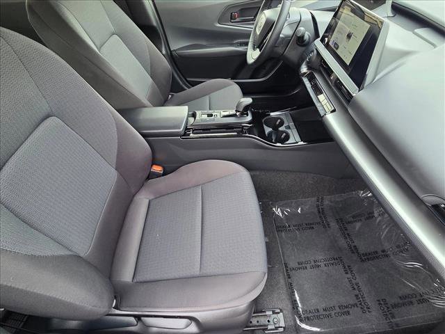 Used 2025 Toyota Prius LE image 19