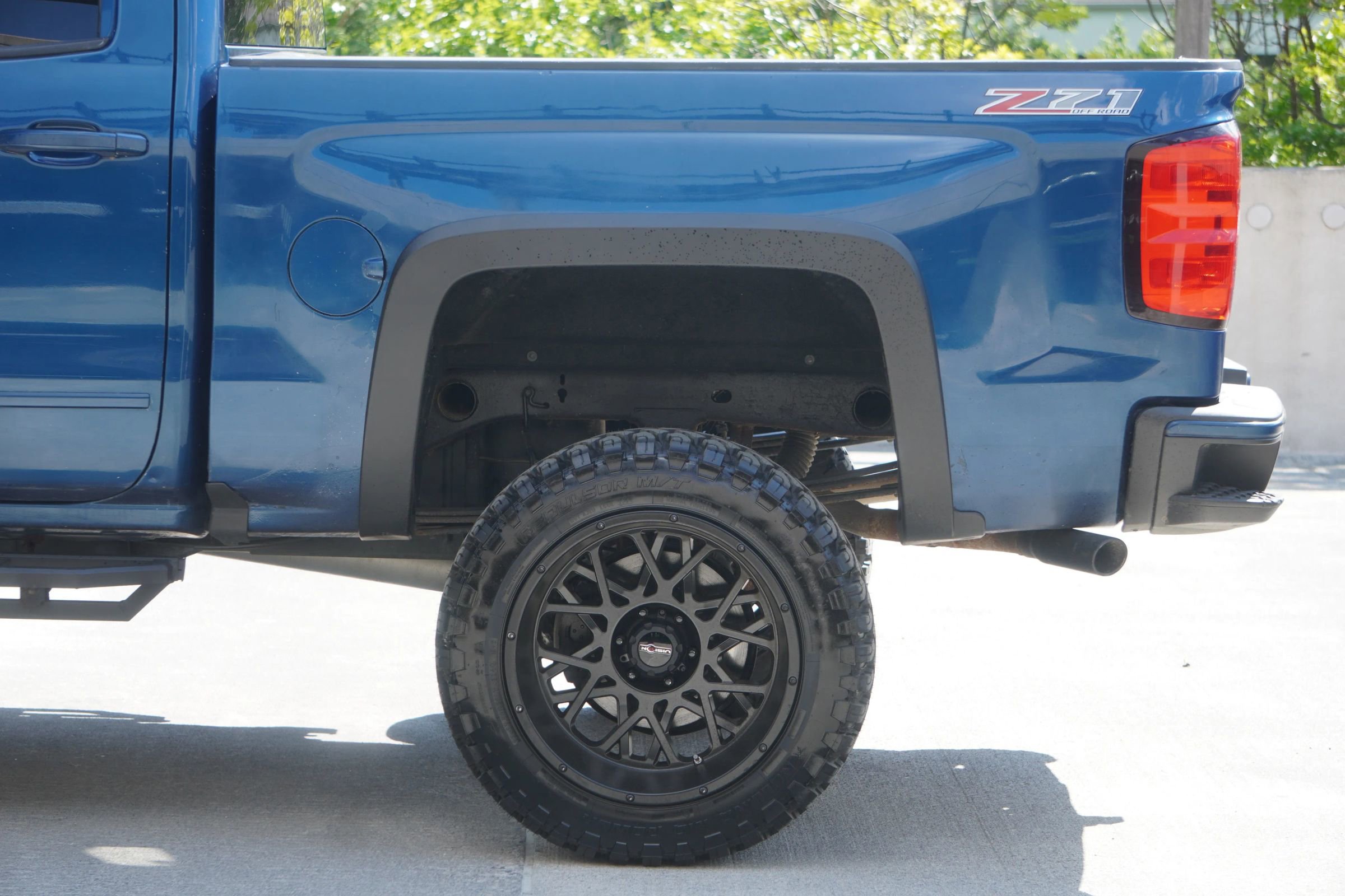 Used 2017 Chevrolet Silverado 1500 LT w/ All Star Edition AWD/4WD image 25