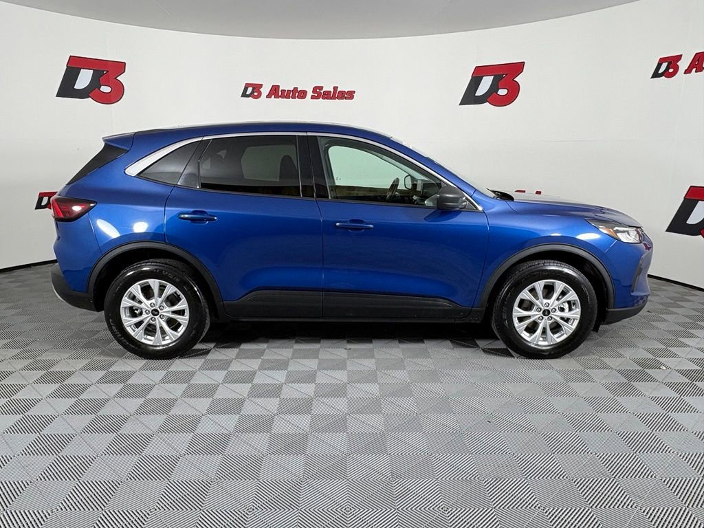 Used 2023 Ford Escape Active AWD/4WD image 8