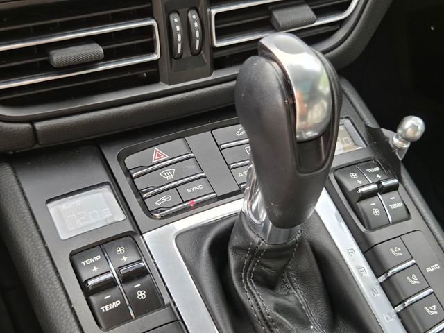 Used 2021 Porsche Macan AWD/4WD image 28