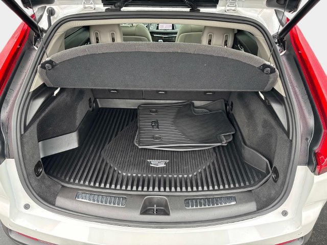 Used 2021 Cadillac XT4 Premium Luxury AWD/4WD image 5