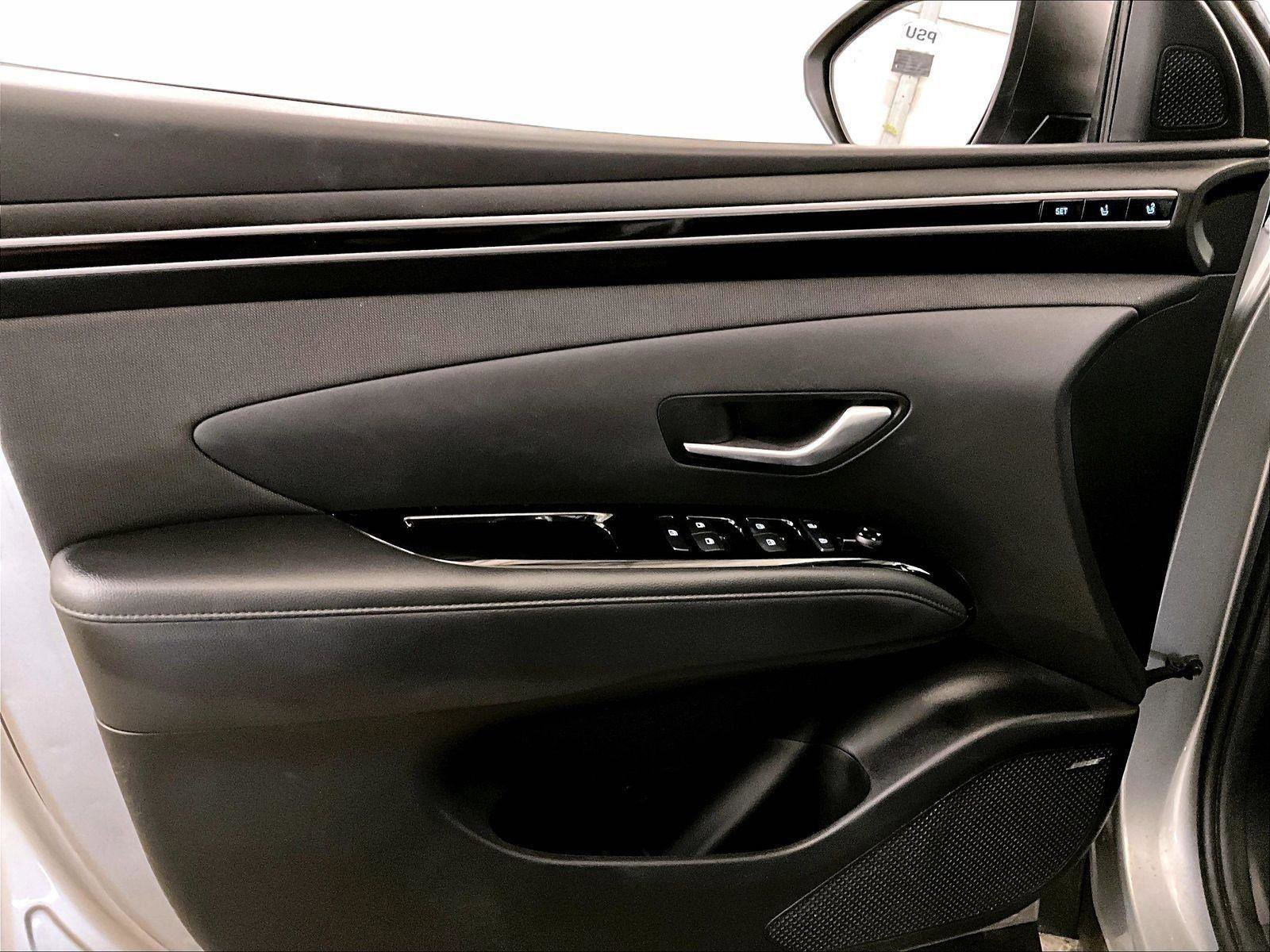 Used 2023 Hyundai Tucson Limited w/ Cargo Package AWD/4WD image 22