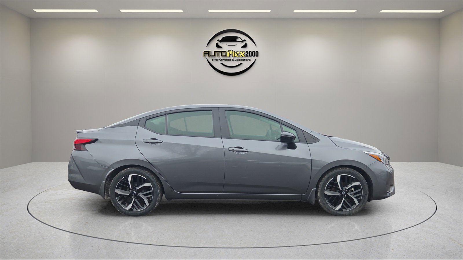 Used 2023 Nissan Versa SR w/ Trunk Package image 8