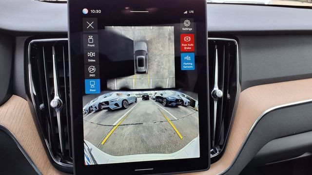 New 2026 Volvo XC60 B5 Plus w/ Protection Package Premier image 23