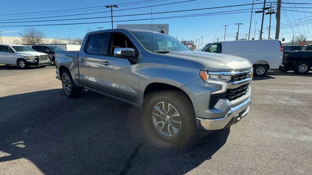 Used 2023 Chevrolet Silverado 1500 LT image 2