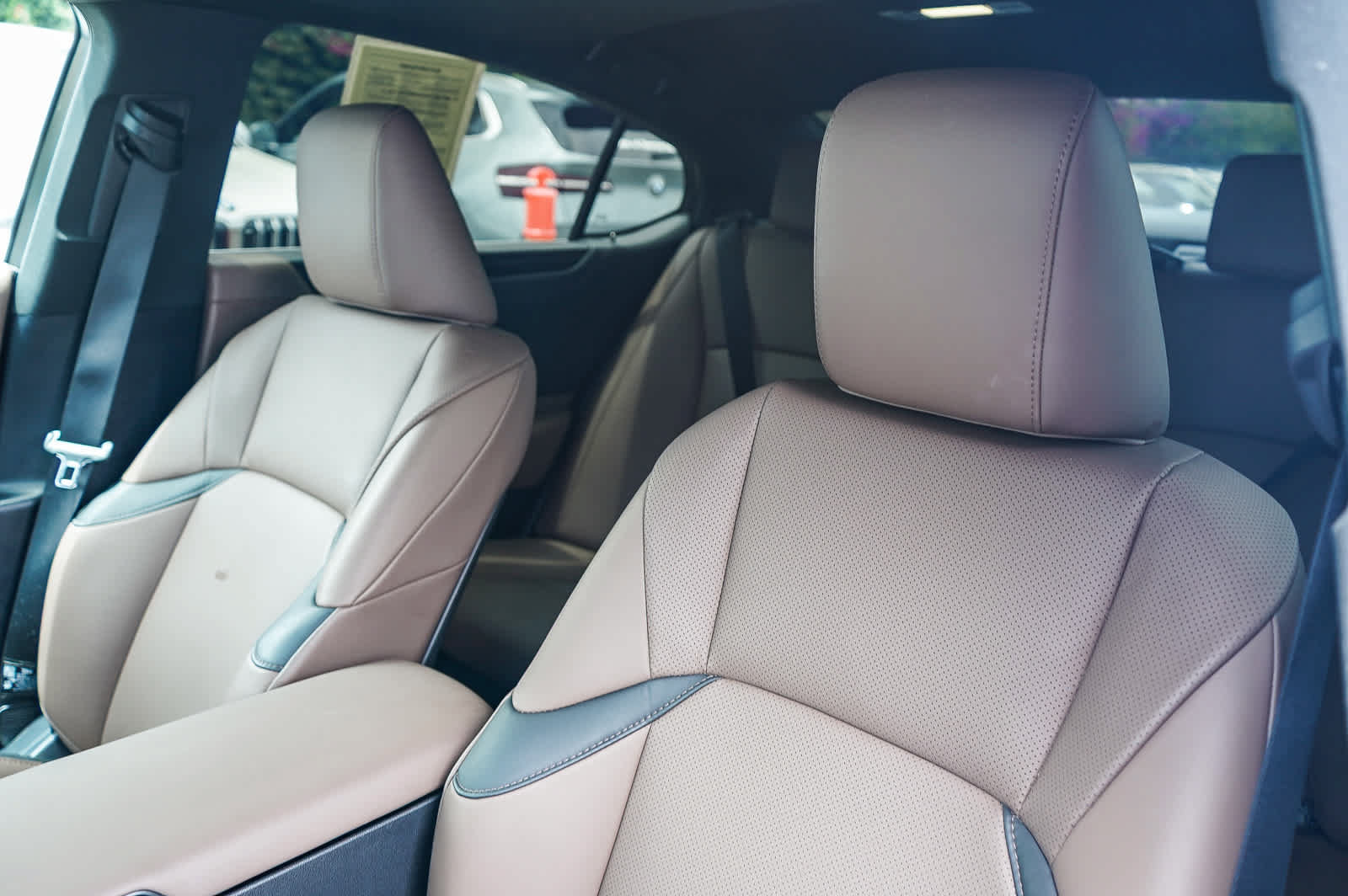 Used 2025 Lexus ES 300h w/ Premium Package FWD image 33