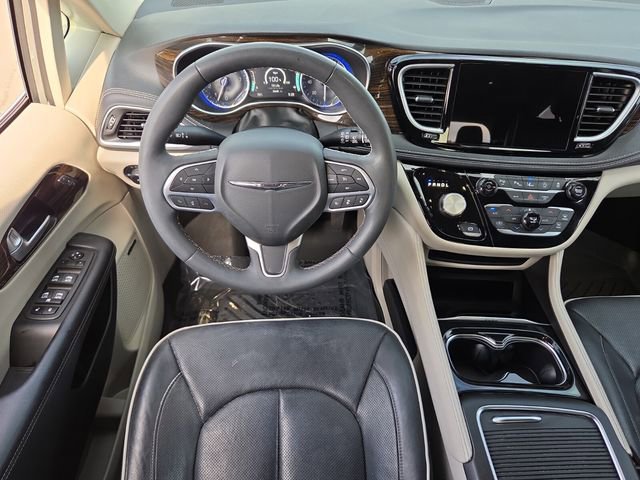 Used 2022 Chrysler Pacifica Limited FWD image 14