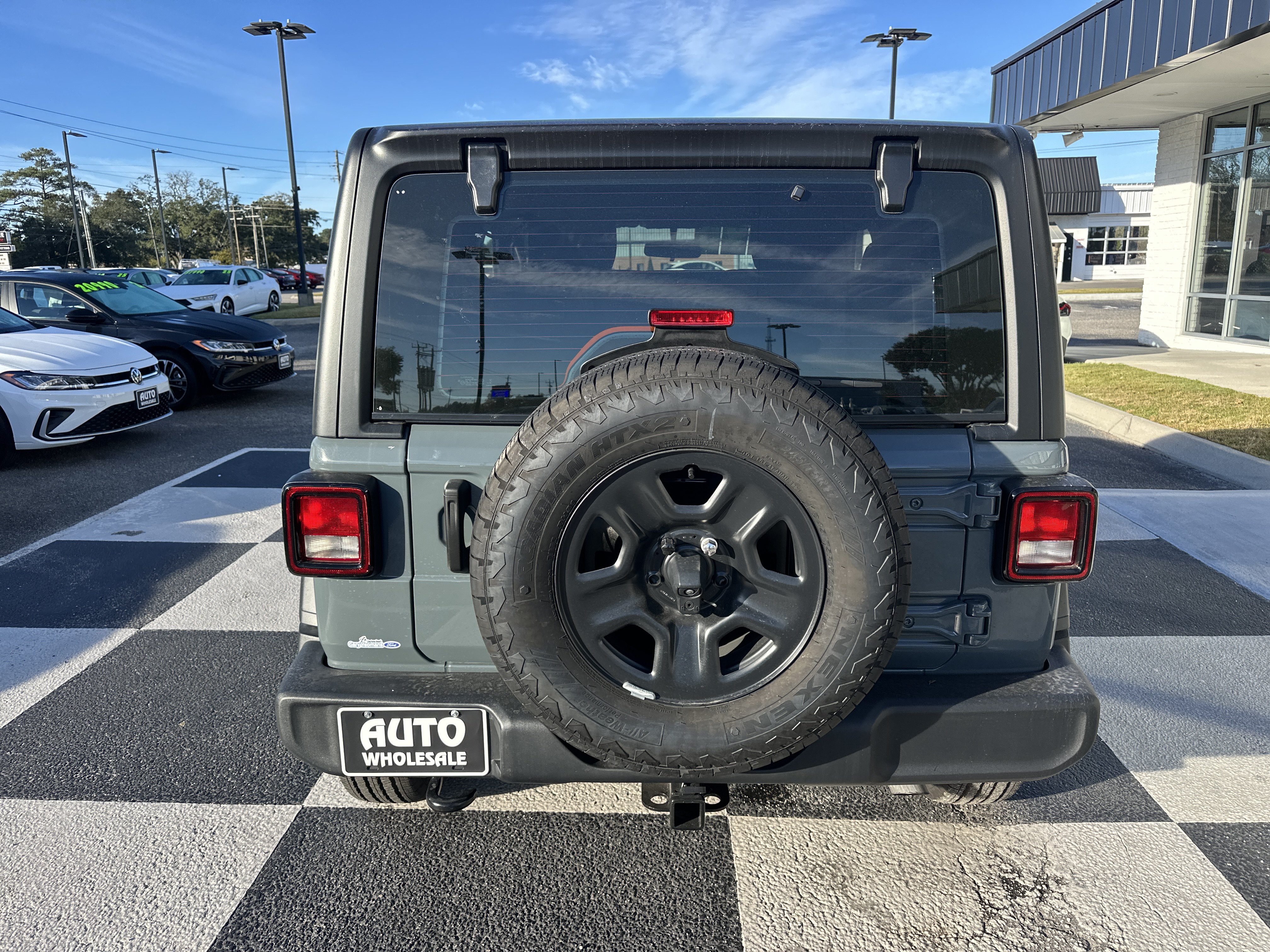 Used 2025 Jeep Wrangler Sport AWD/4WD image 4
