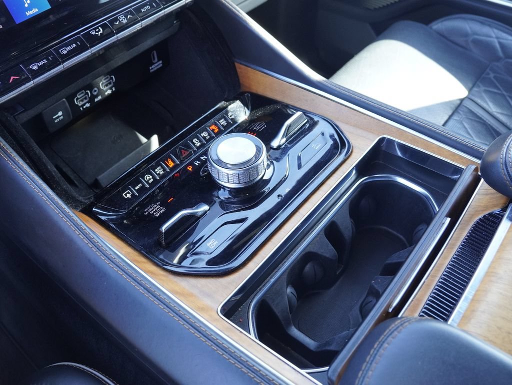 Certified 2024 Jeep Grand Wagoneer L Series III AWD/4WD image 23