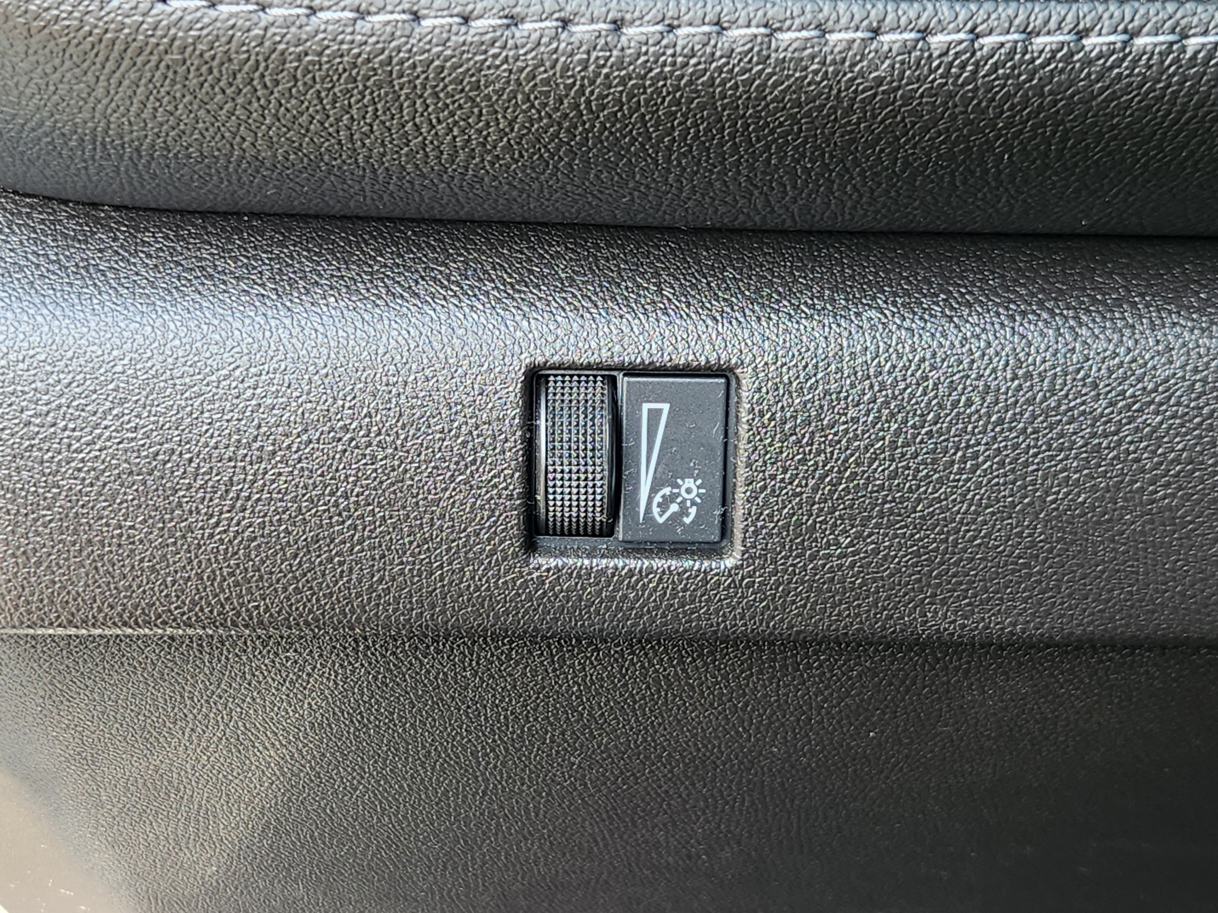 Used 2023 Chevrolet Colorado LT w/ LT Convenience Package II AWD/4WD image 25