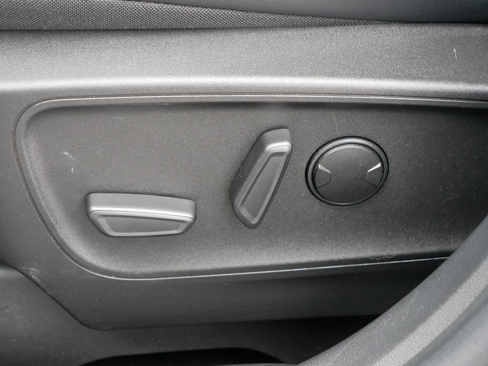 Certified 2023 Ford Escape Platinum image 16