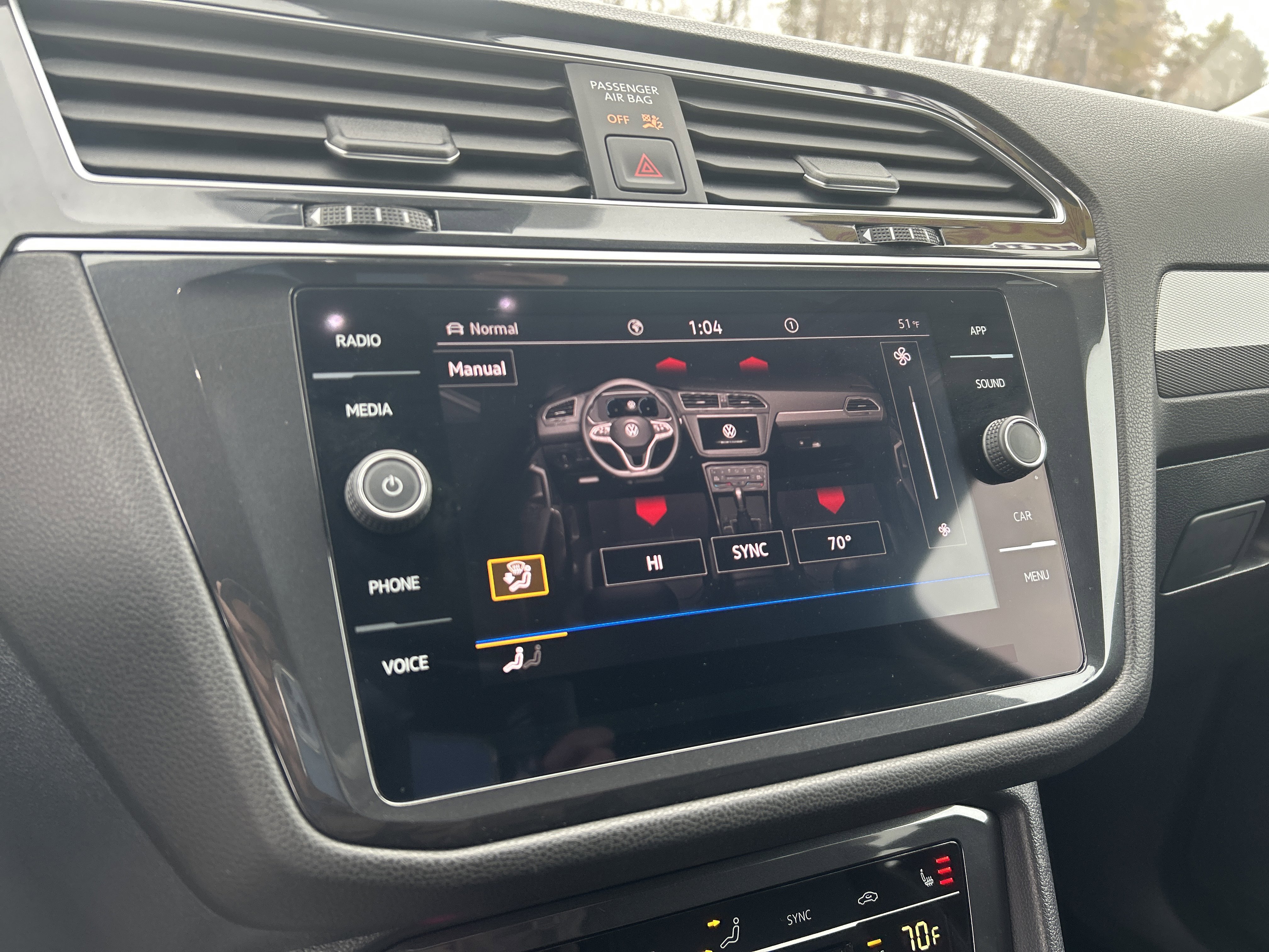 Used 2024 Volkswagen Tiguan SE image 17