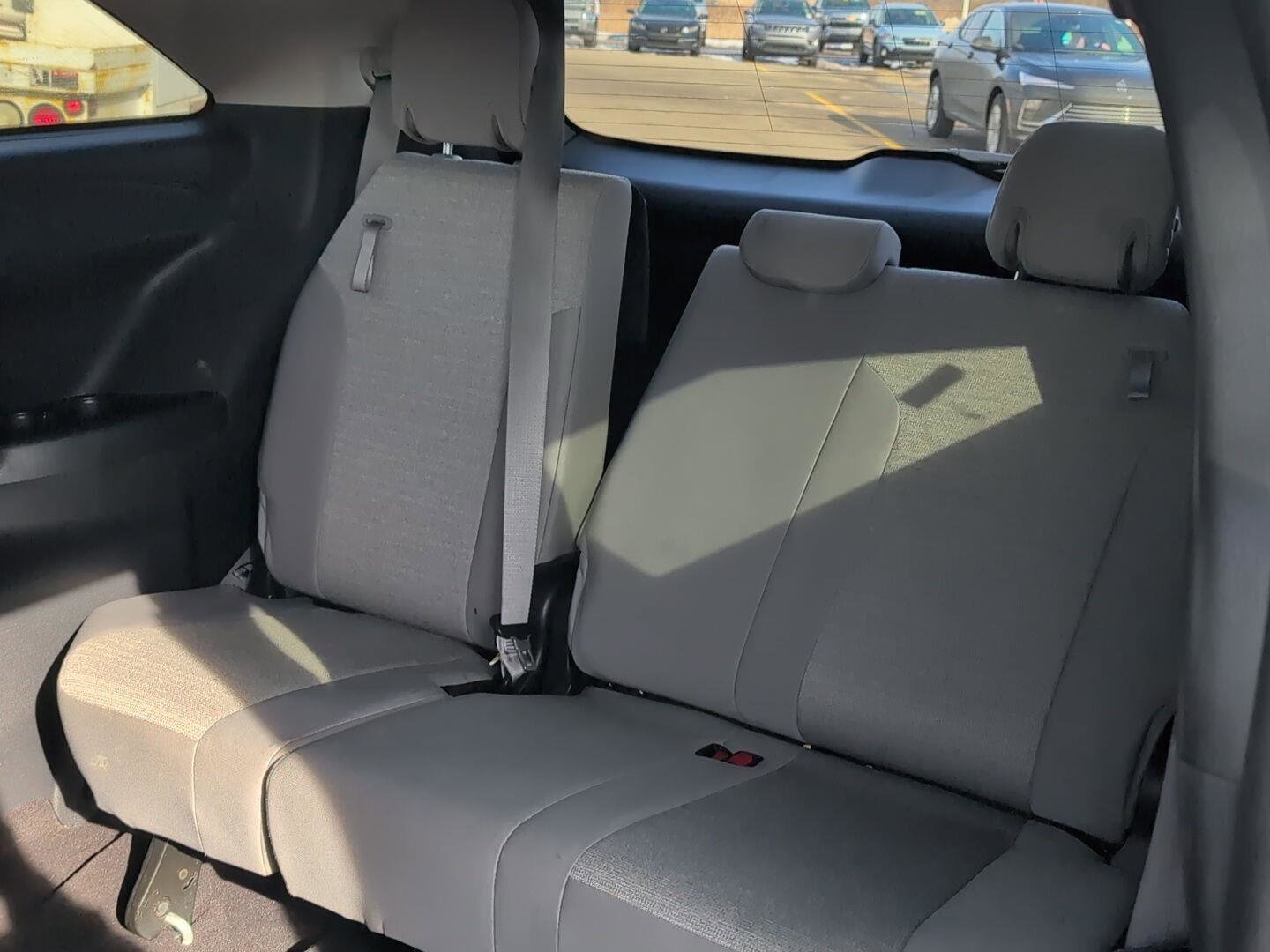 Used 2025 Toyota Sienna LE image 17