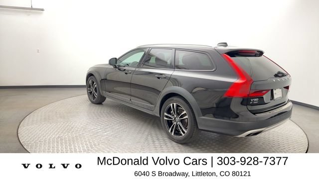 Used 2018 Volvo V90 T5 Cross Country w/ Convenience Package AWD/4WD image 4