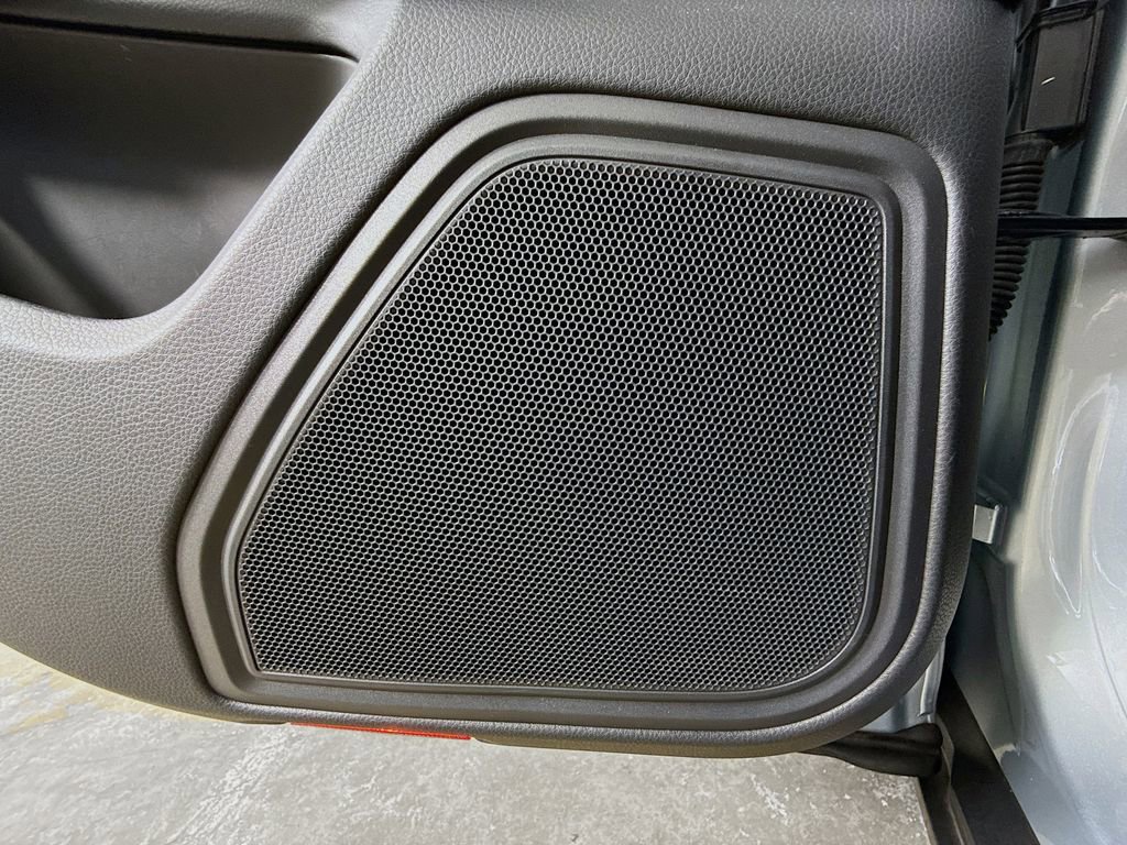 Used 2024 Porsche Macan image 33