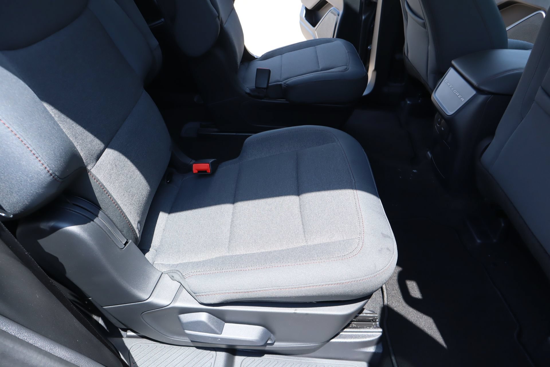 New 2026 Ford Explorer Active RWD image 16