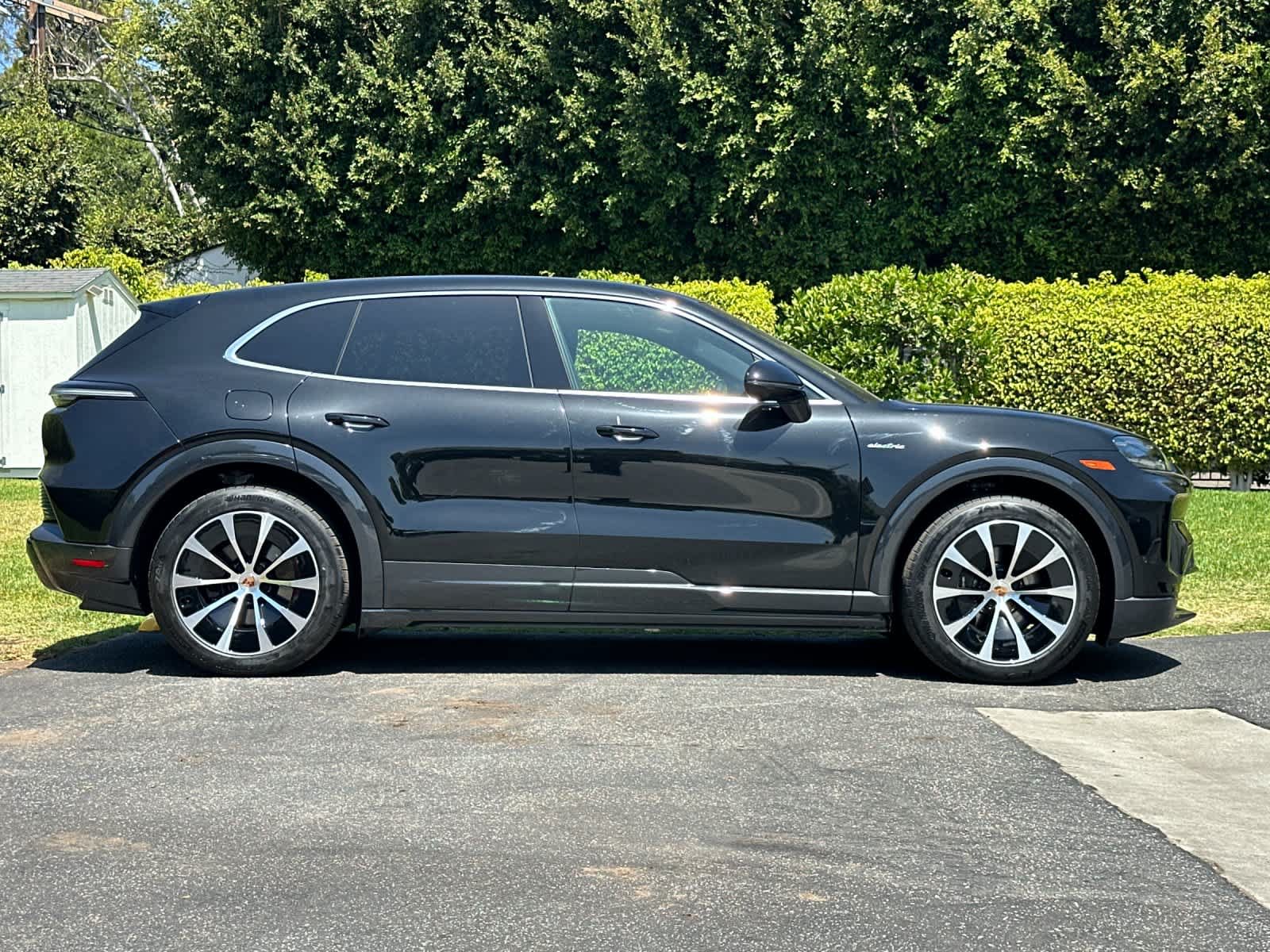 New 2026 Porsche Cayenne Electric AWD/4WD image 9