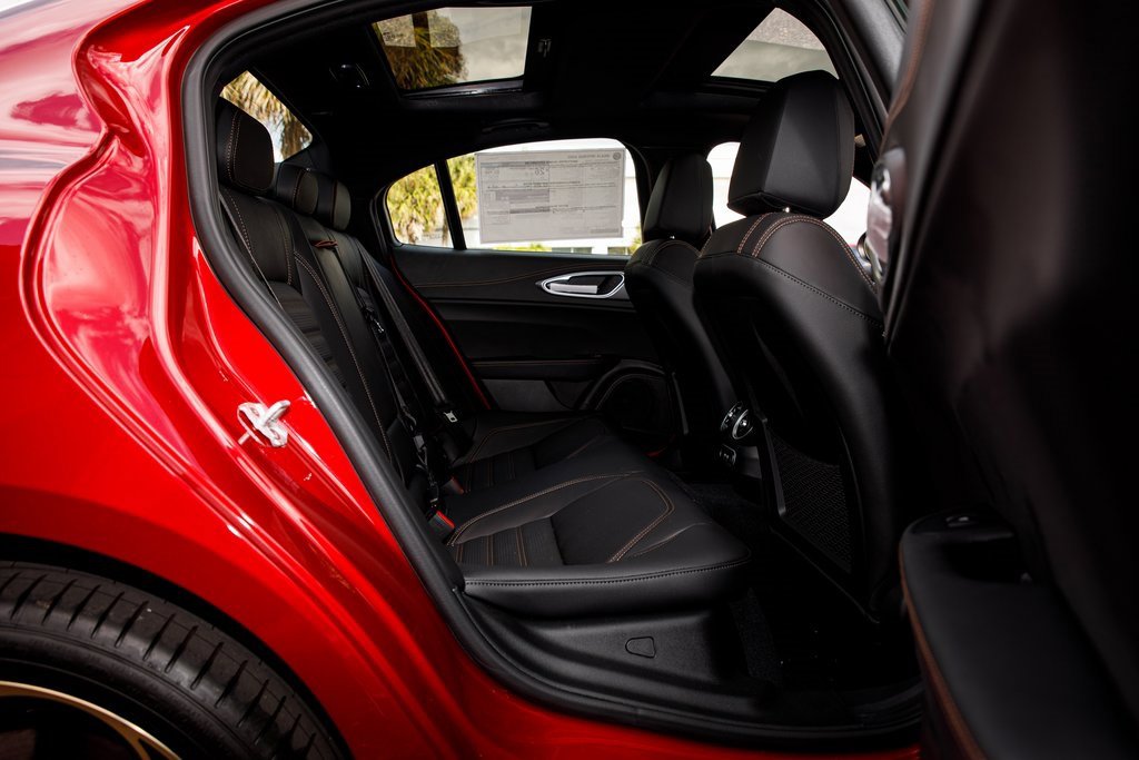 New 2025 Alfa Romeo Giulia AWD w/ Driving Assist Package image 32