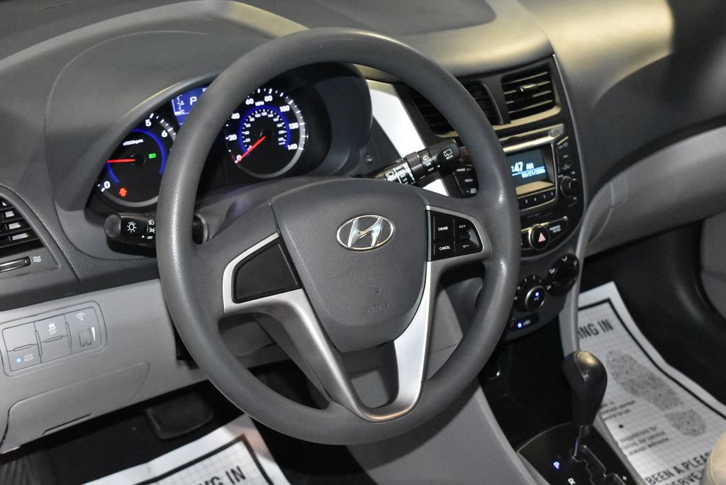 Used 2017 Hyundai Accent SE FWD image 2