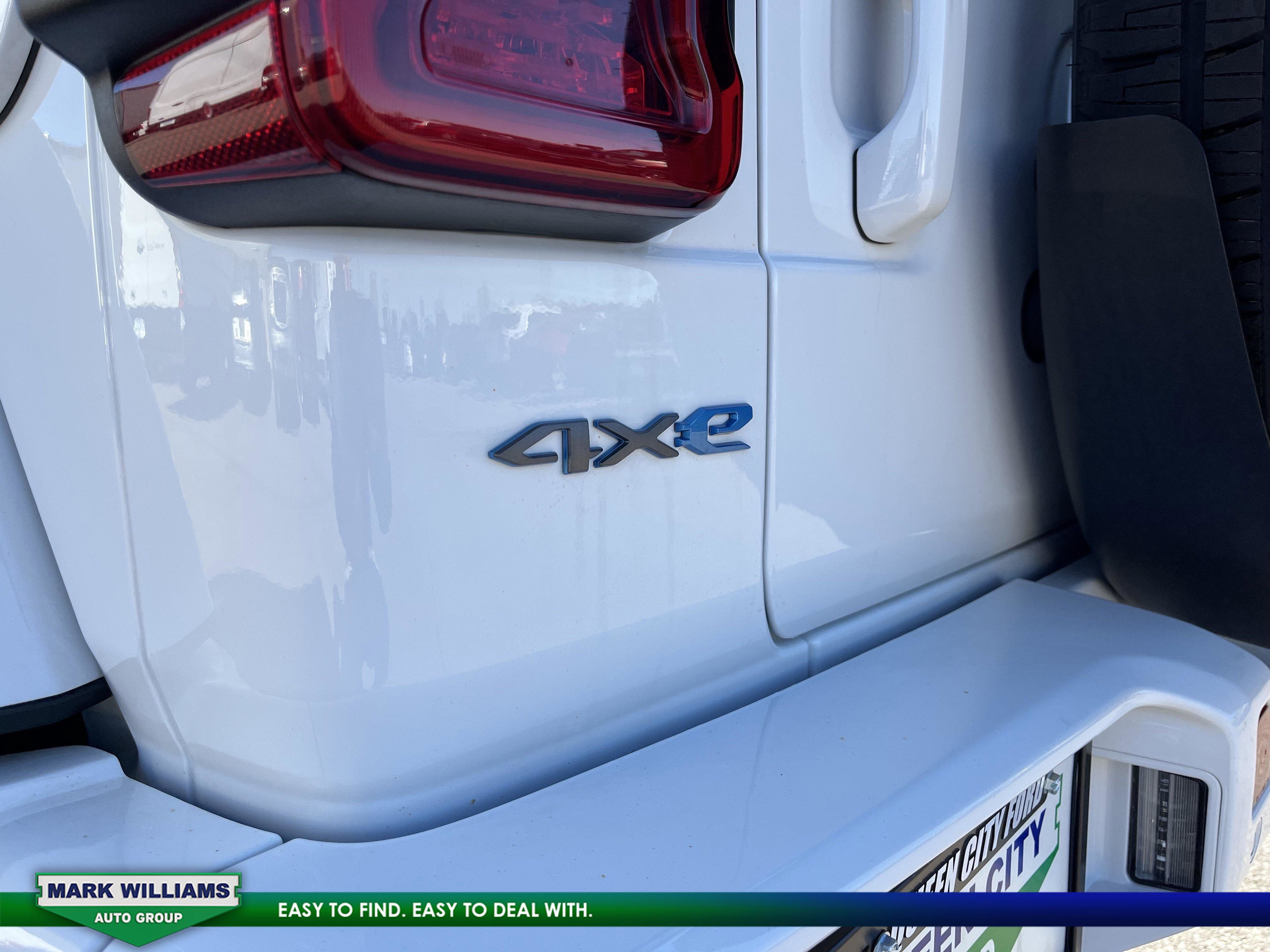 Used 2023 Jeep Wrangler Unlimited Sahara image 9