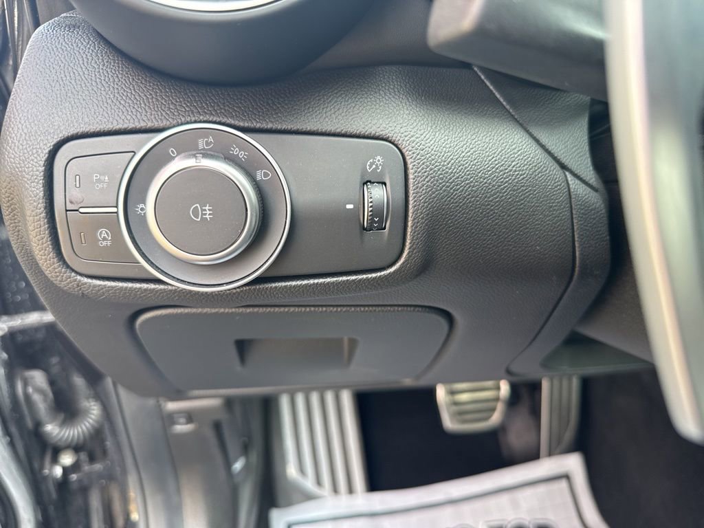 Used 2018 Alfa Romeo Giulia Quadrifoglio image 35