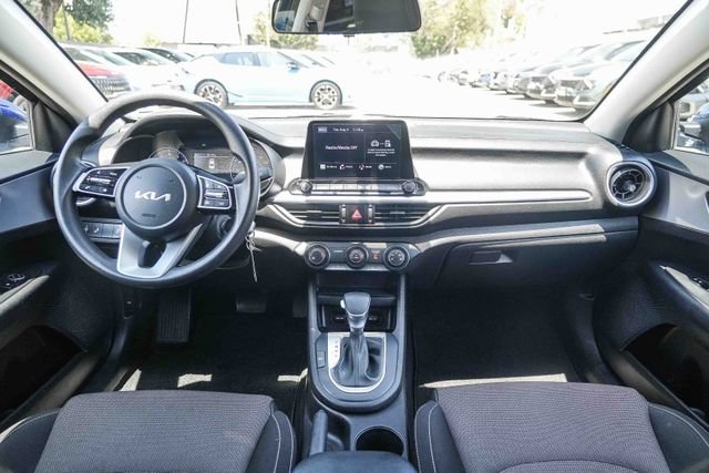 Used 2023 Kia Forte LXS w/ LXS Technology Package FWD image 13