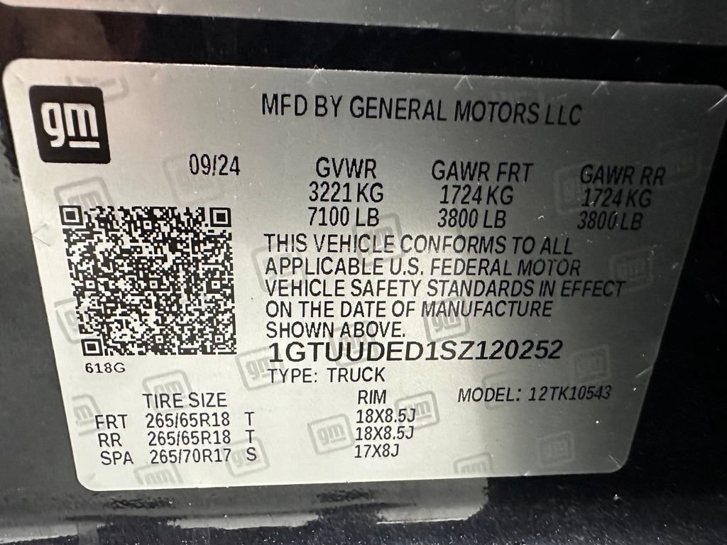 Used 2025 GMC Sierra 1500 SLT AWD/4WD image 11