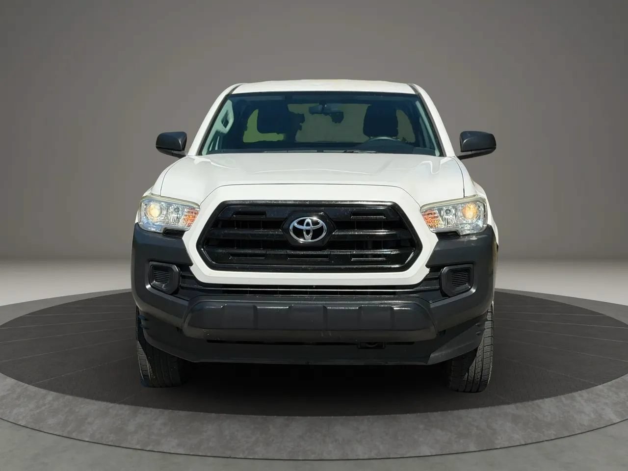 Used 2016 Toyota Tacoma SR RWD image 2