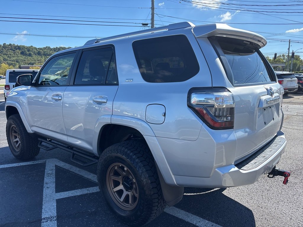 Used 2018 Toyota 4Runner SR5 image 5