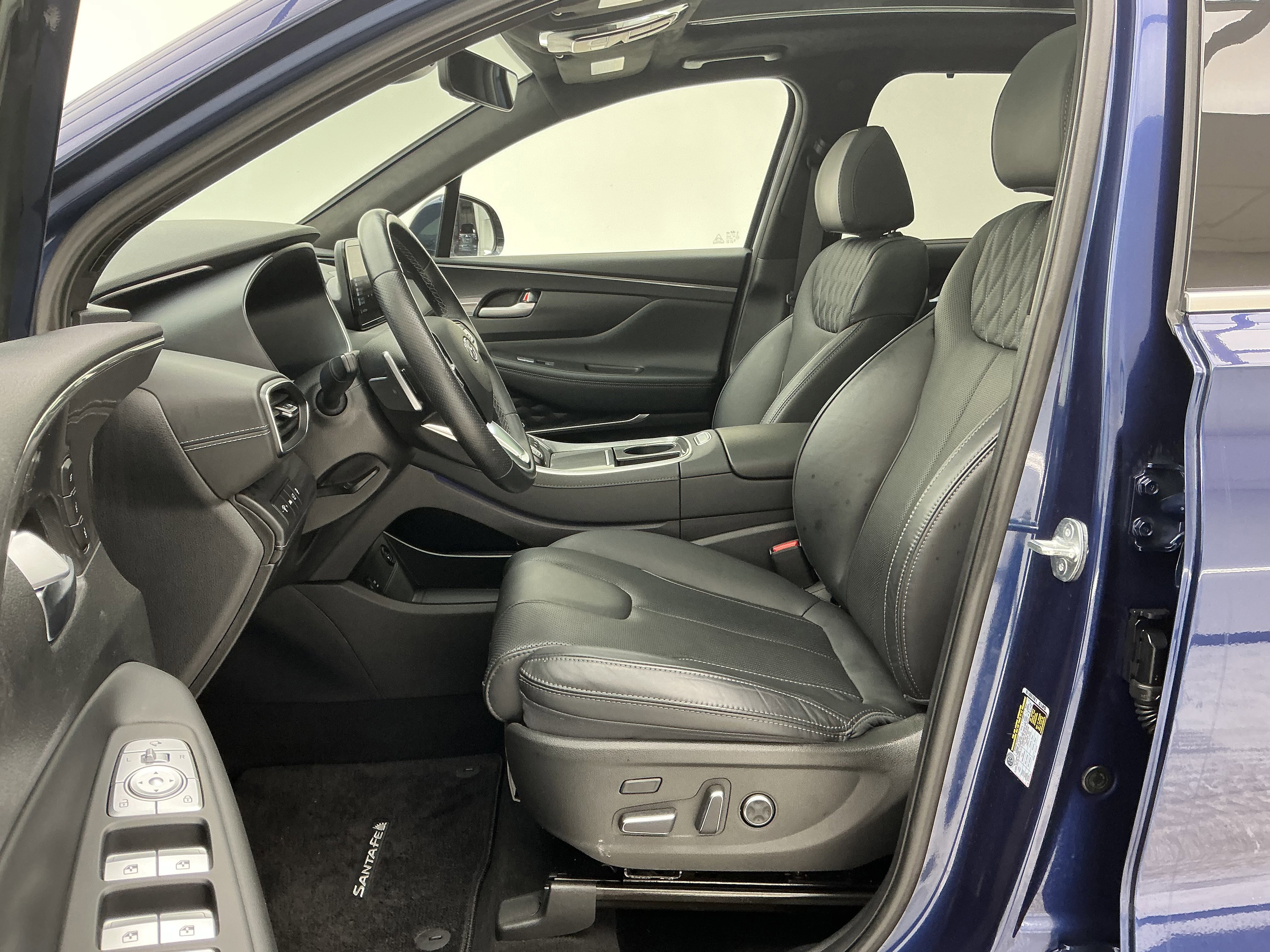 Used 2023 Hyundai Santa Fe Calligraphy w/ Cargo Package image 17