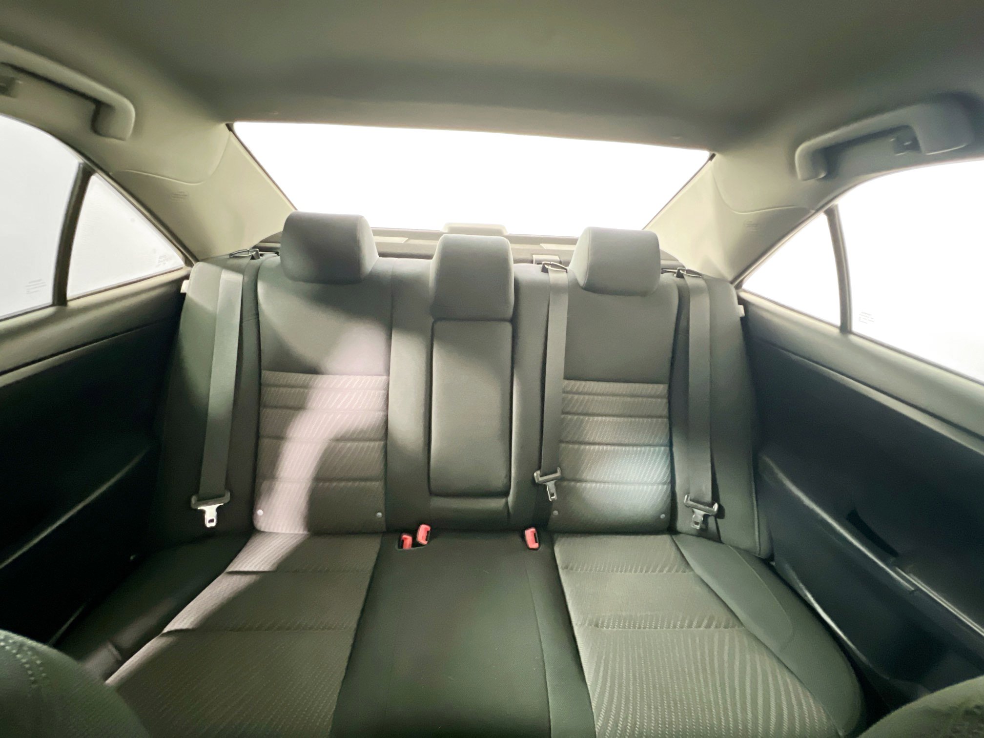 Used 2015 Toyota Camry LE FWD image 33