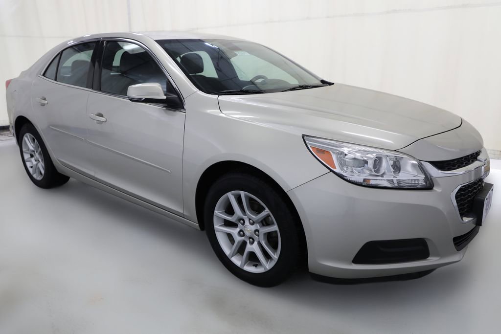 Used 2016 Chevrolet Malibu LT w/ Power Convenience Package FWD image 16