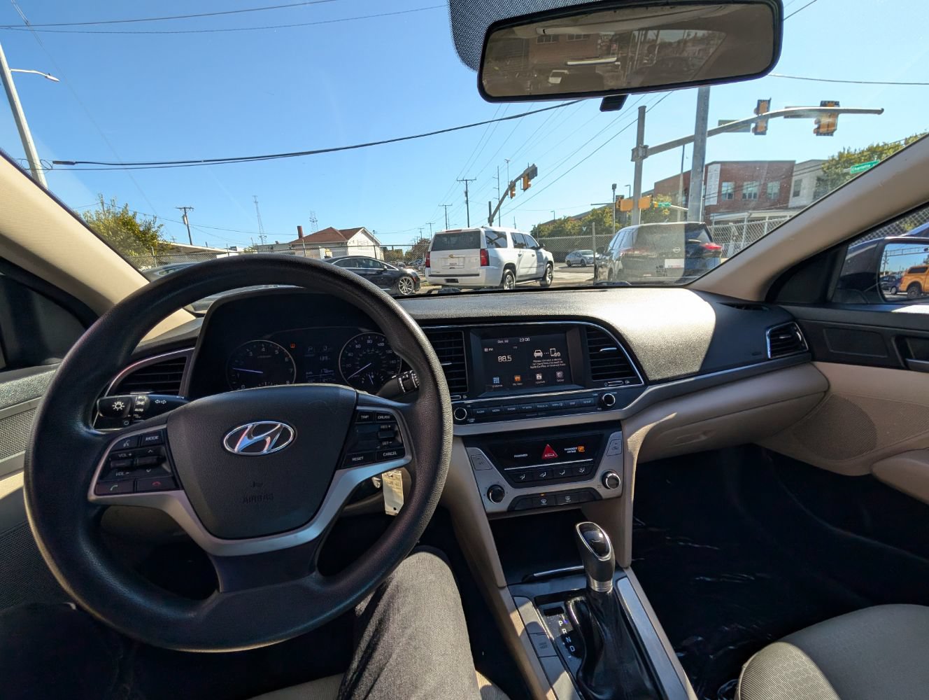 Used 2017 Hyundai Elantra SE FWD image 21