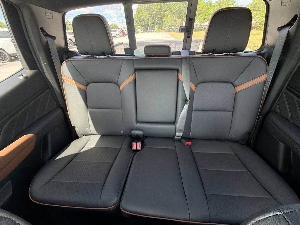 New 2026 GMC Canyon AT4 w/ AT4 Premium Package AWD/4WD image 16