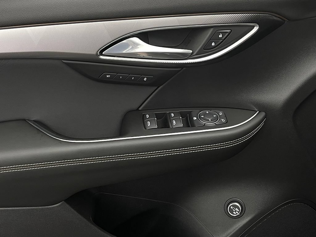 Used 2025 Buick Envision Sport Touring AWD/4WD image 16