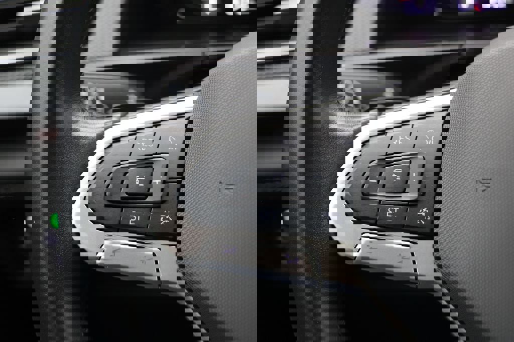 Used 2024 Volkswagen Atlas Cross Sport SEL R-Line image 21