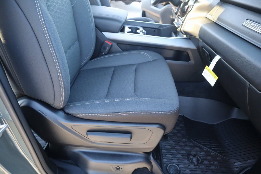 New 2026 RAM 1500 4x4 Crew Cab image 14