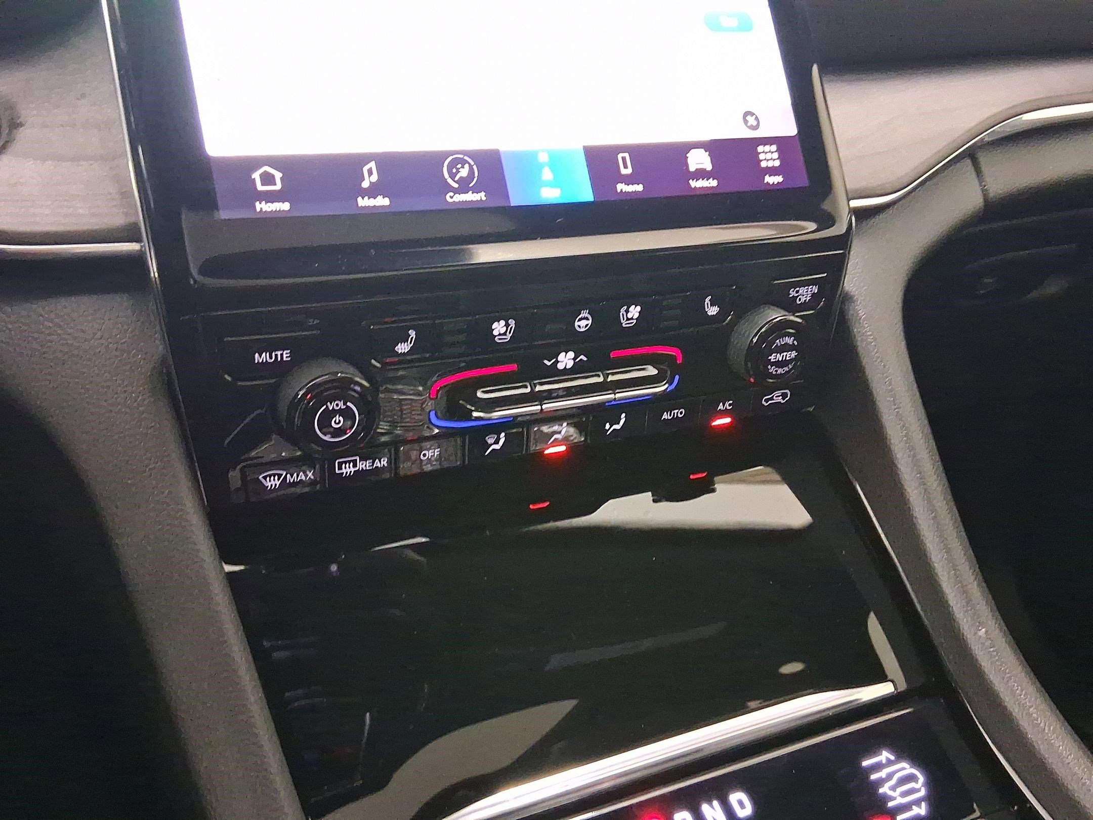 Used 2024 Jeep Grand Cherokee Overland w/ Luxury Tech Group IV image 26