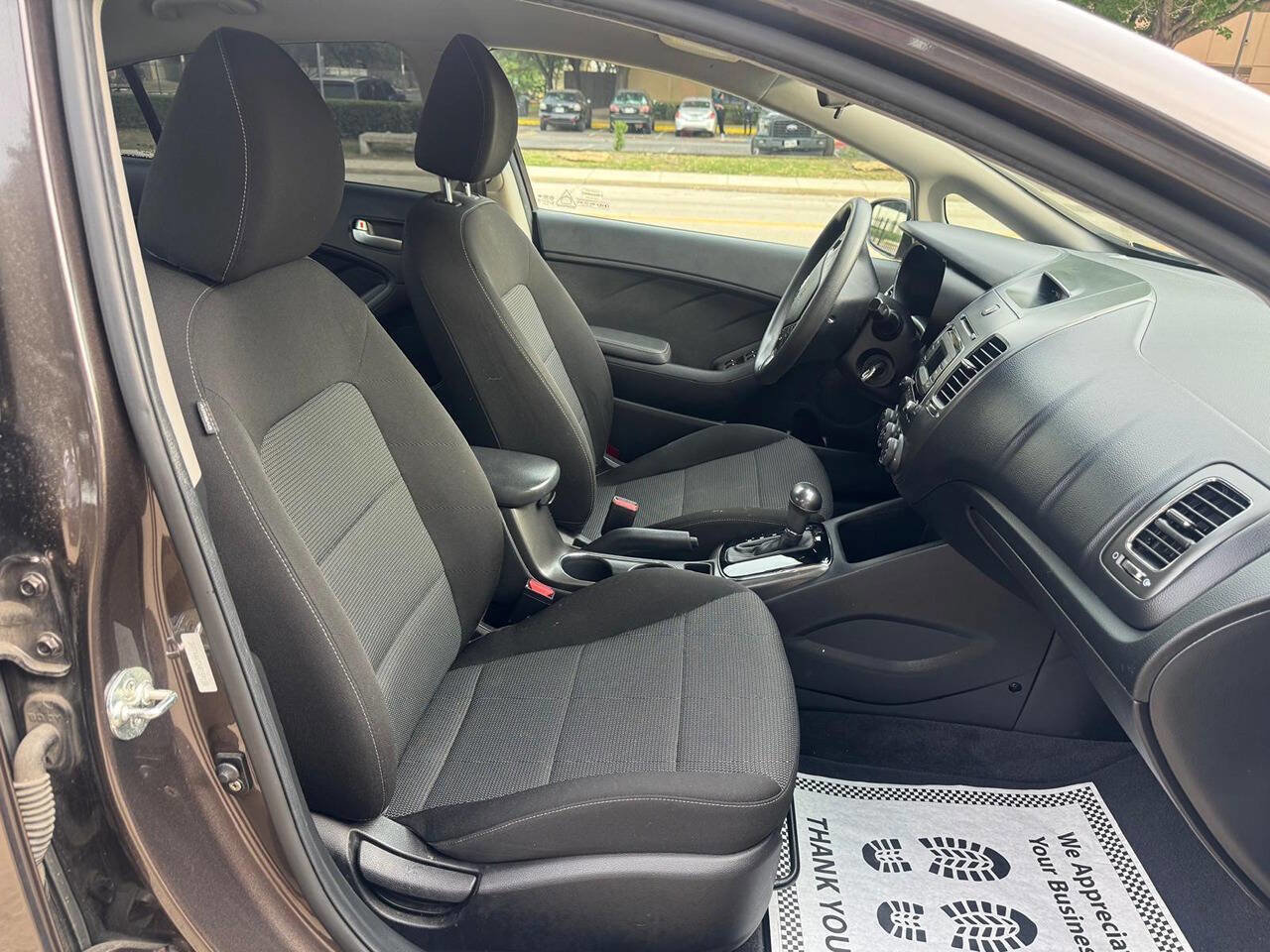Used 2017 Kia Forte LX FWD image 17